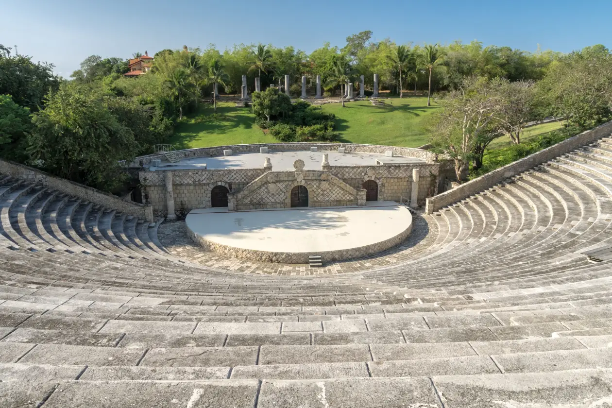 Excursion Altos de Chavon: anfiteatro histórico donde cantó Frank Sinatra
