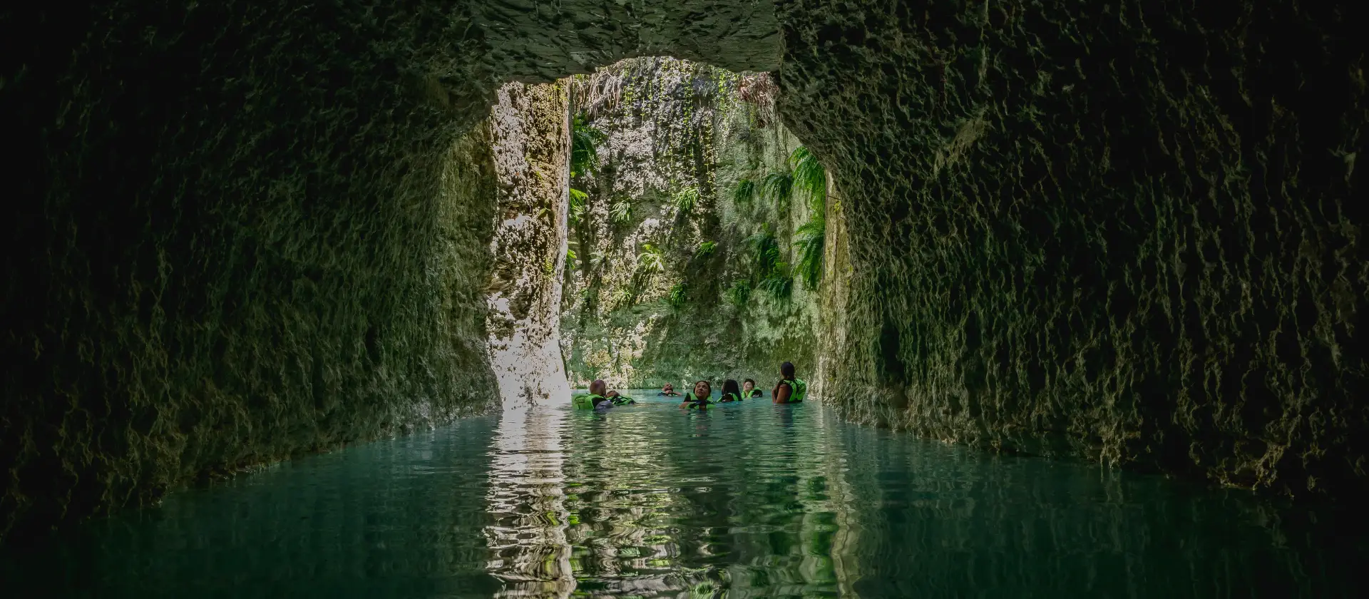 Rio subterráneo parque aventura Bavaro: expedición en cueva natural Punta Cana